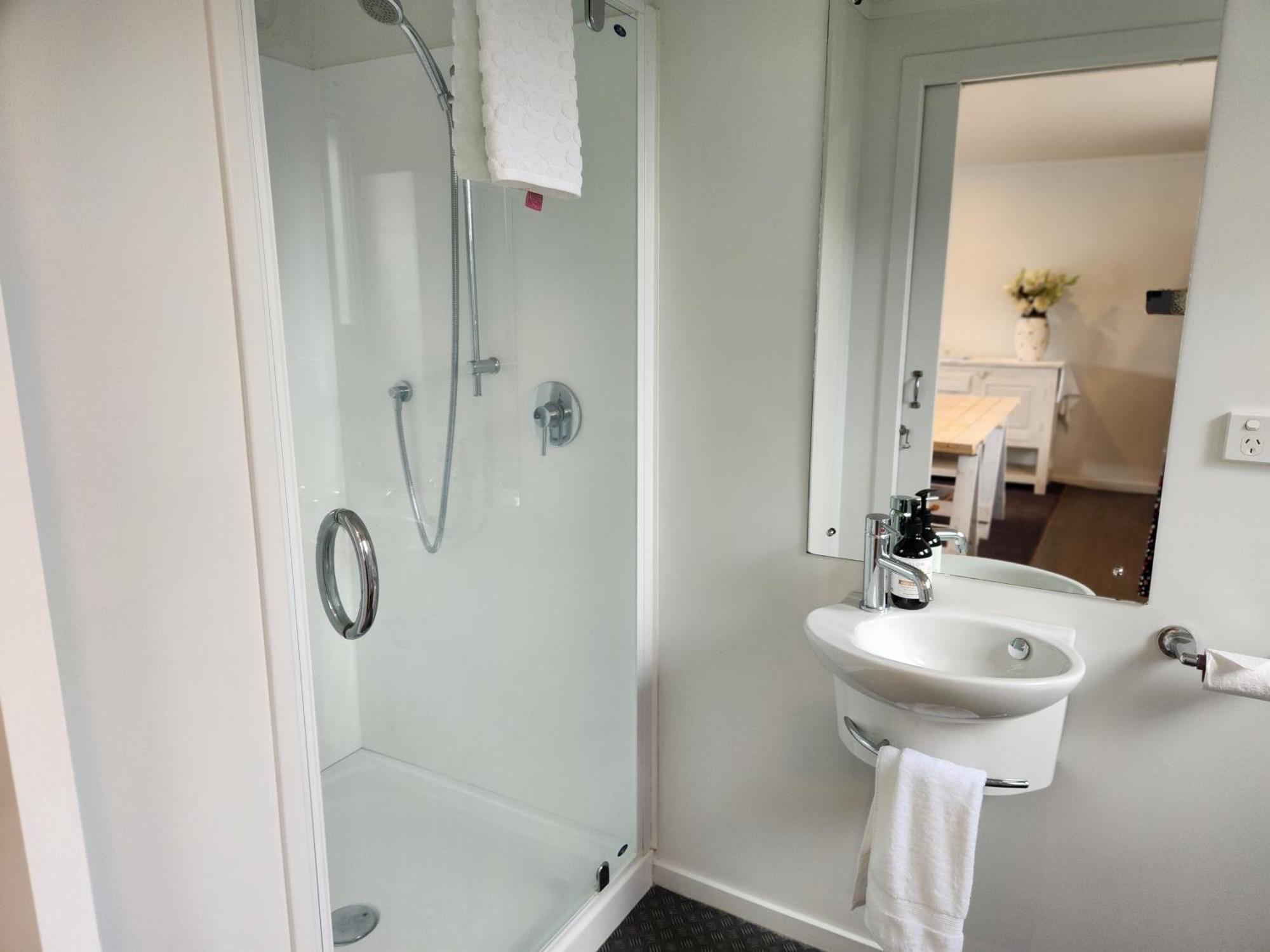 Cedar House Bed & Breakfast Gisborne Bagian luar foto